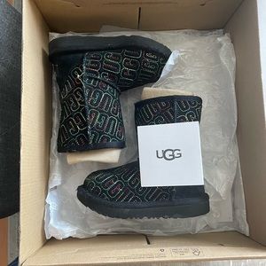 Toddler Classic Short Boot Graphic Stitch UGG Boot